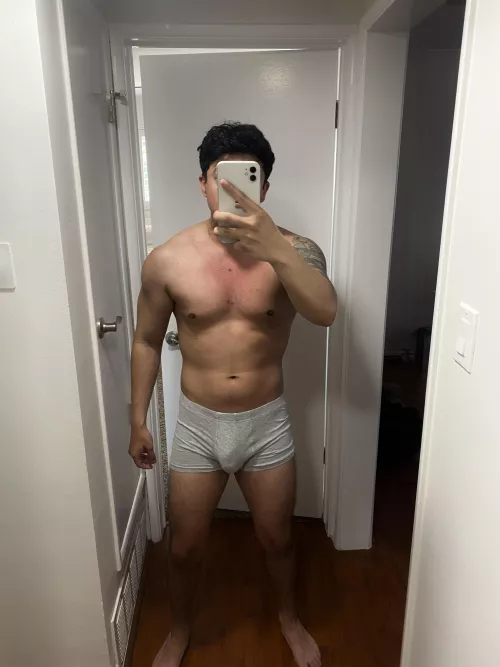 27 Post gym bulge 🩳