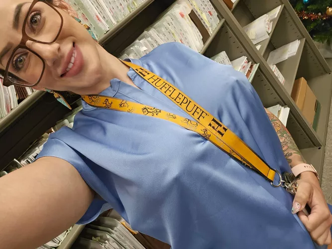 A braless milf at work..I wonder if my colleagues will notice