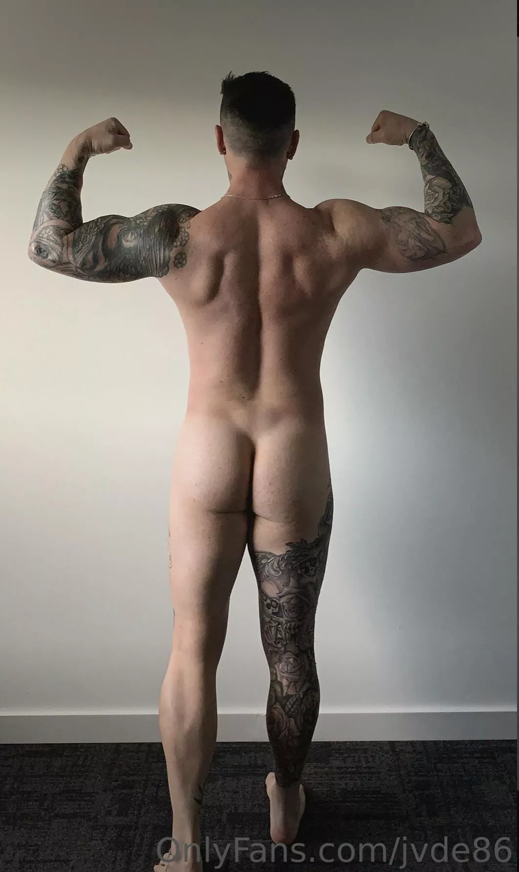 Any tattoo lovers? 😈