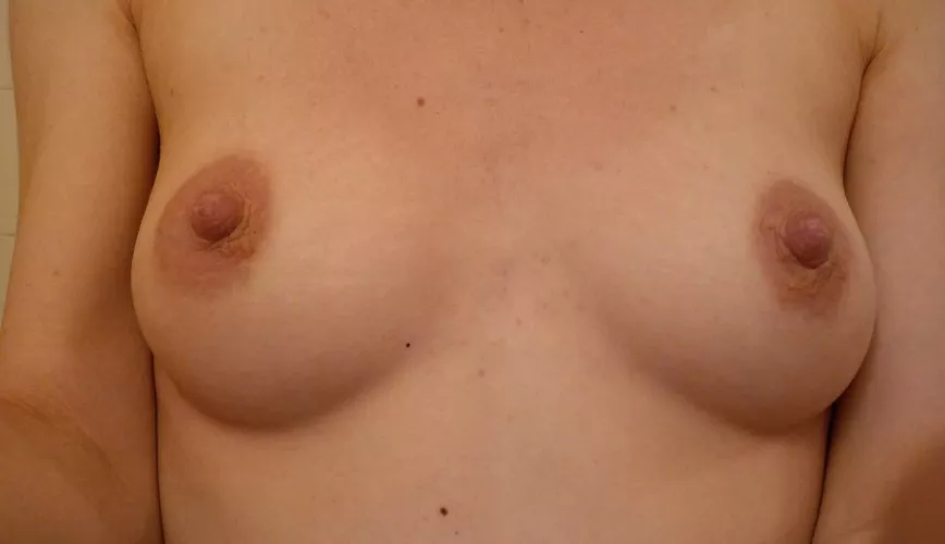 Do you like my boobs?💦