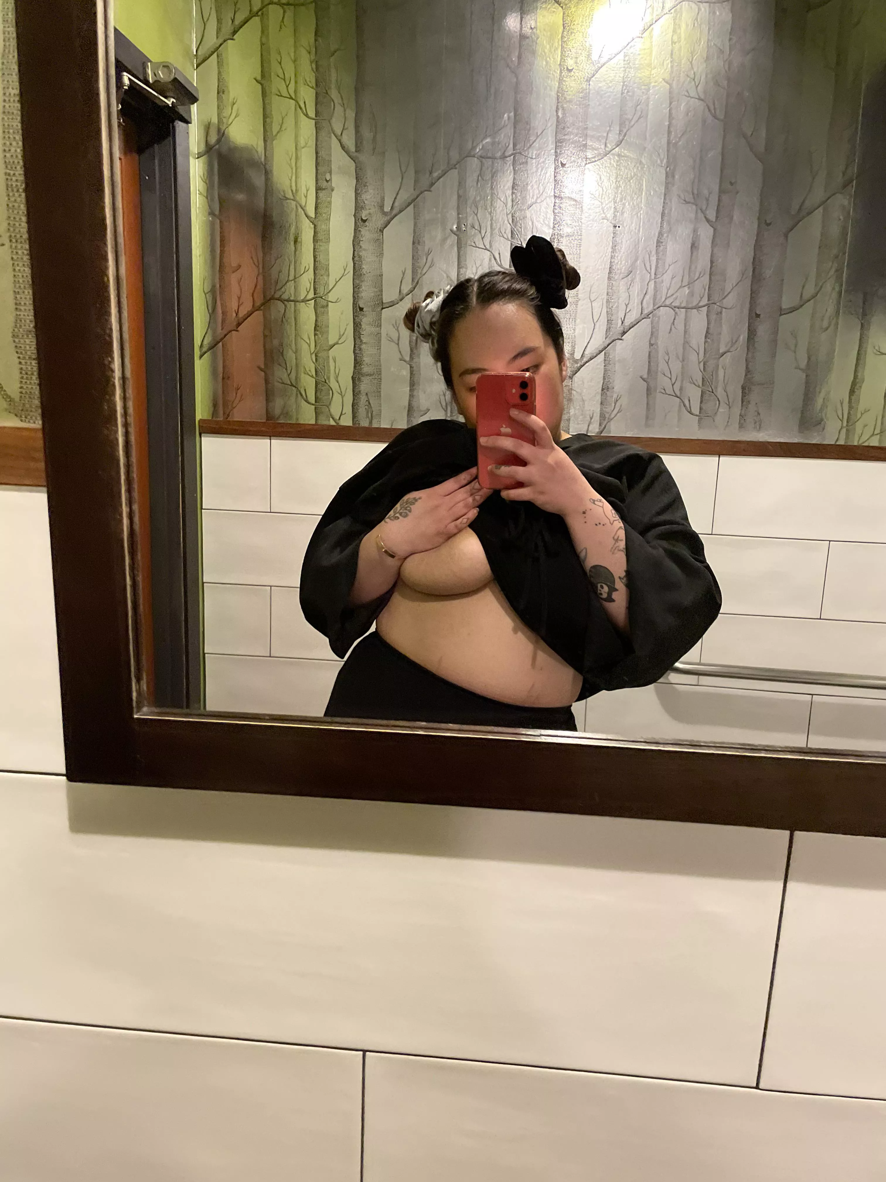 getting a little naughty in the bar bathroom 🤭