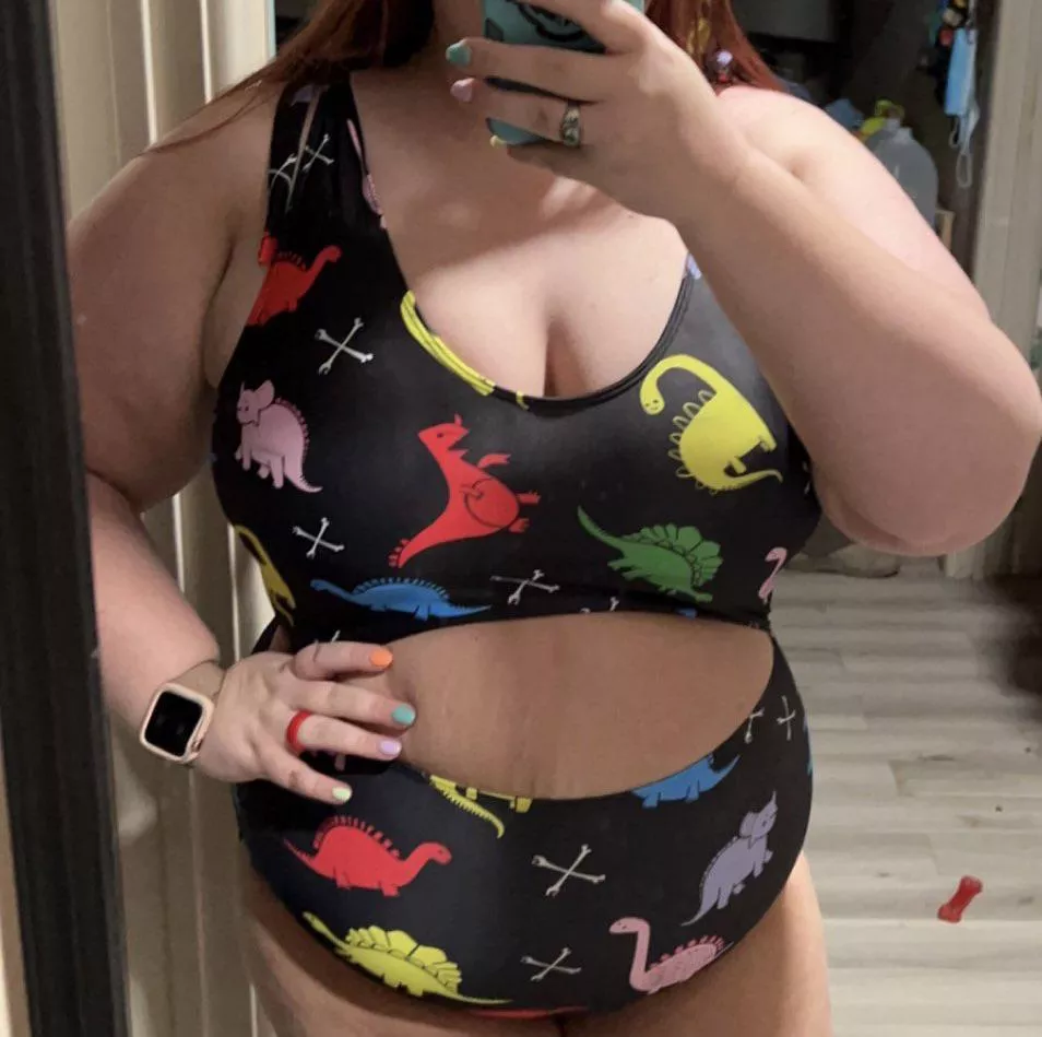 Got a new swim suit, it looks tight now but it’ll be looser this summer, whatchya think?