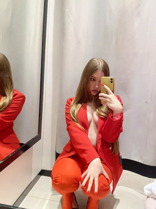 hot greetings from hot curvy wifey