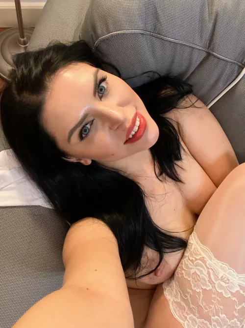 How can this pretty face be so fucking slutty