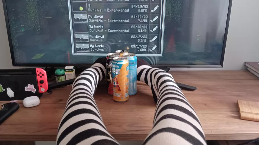 i like energy drinks:3