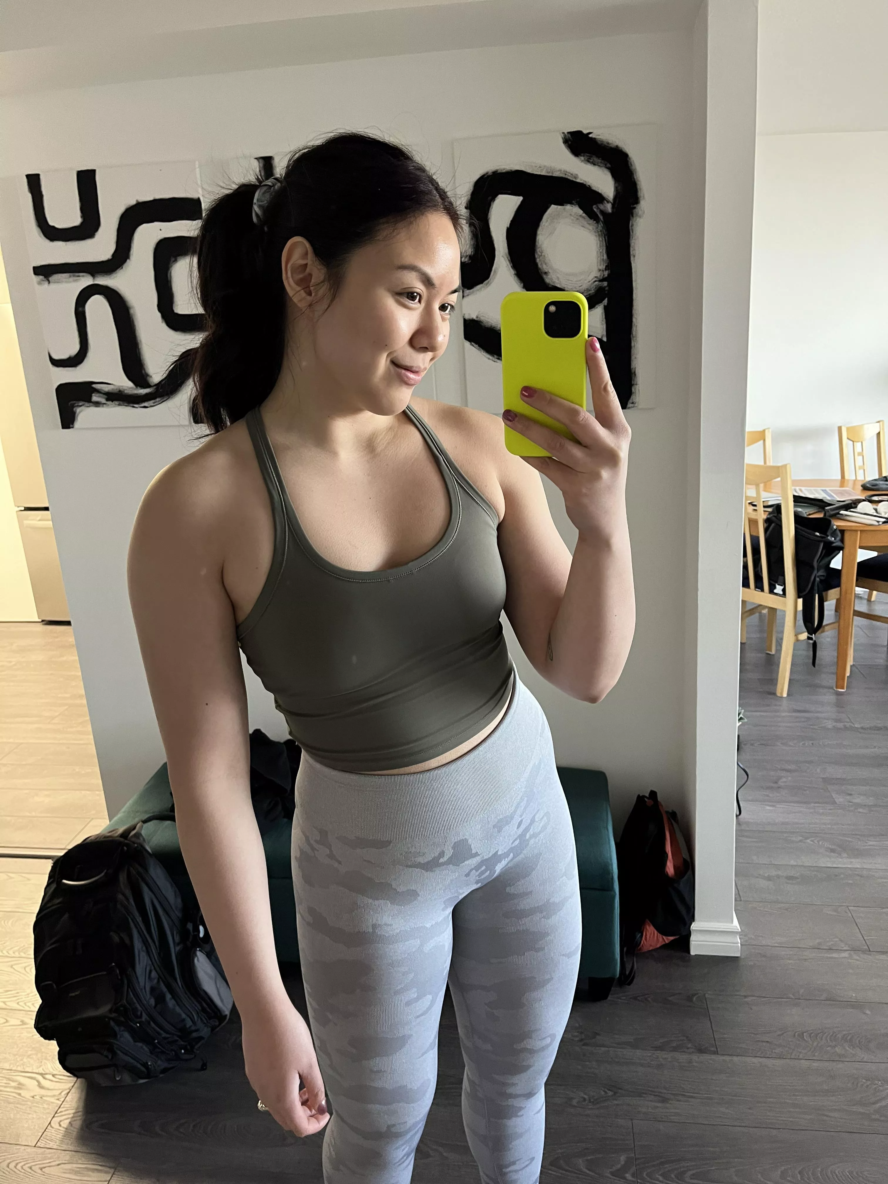 I never know what to do with my arms lol