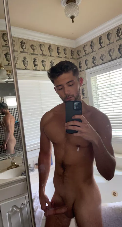 Love this nude I took in my hotwife friend’s bathroom