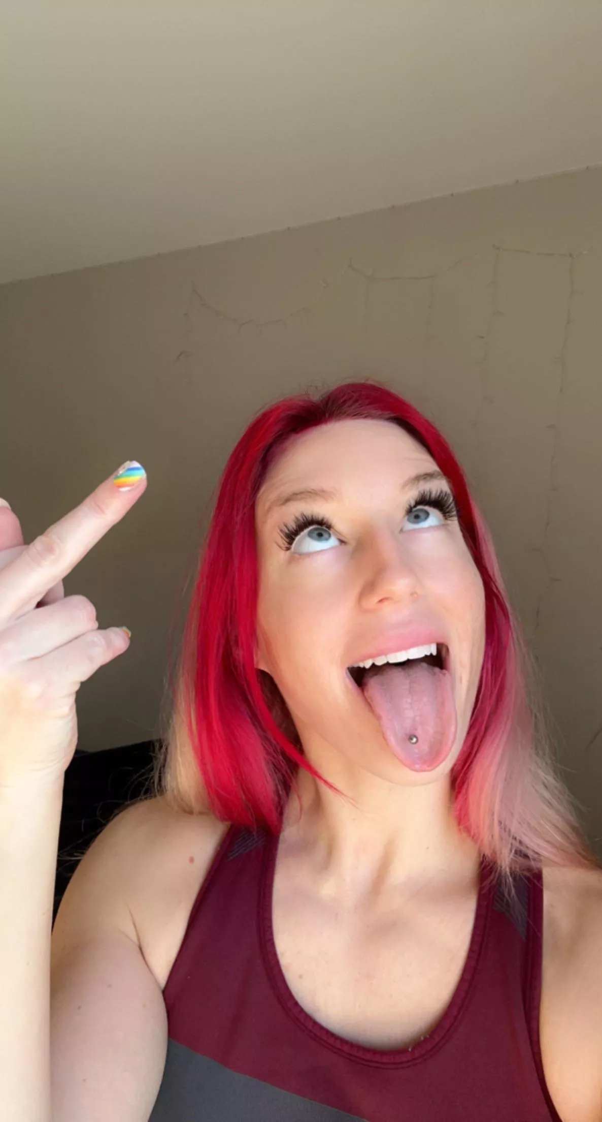 Middle finger aheago 😈🤪