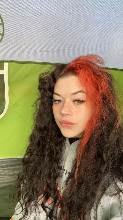 My natural hair is out to play ;) also dropping some hot b/g vids today… link in my bio 😜