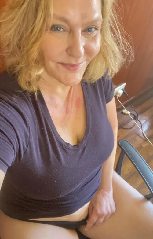 No Pants Teacher Tess!