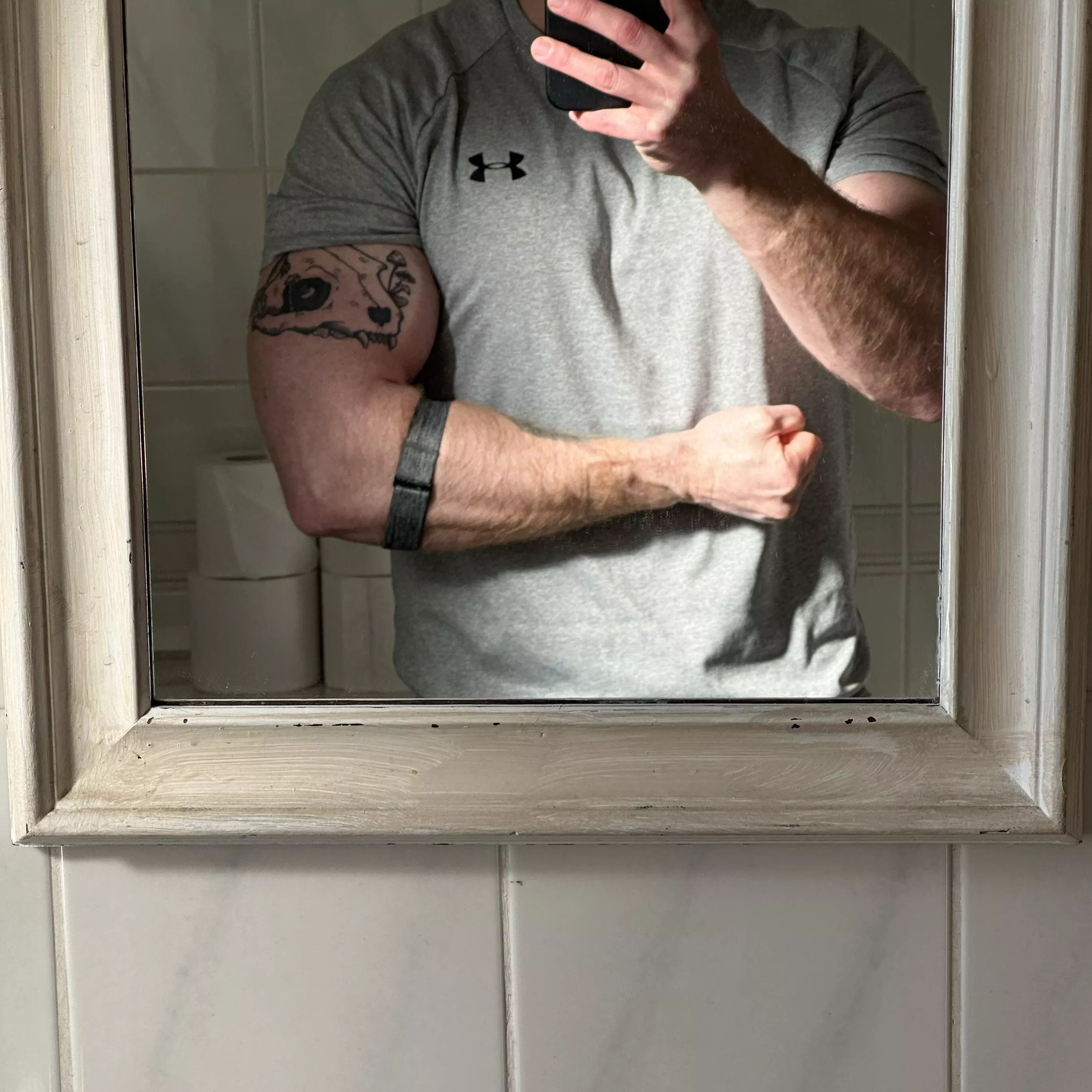 Sun's out, guns out! 🤭