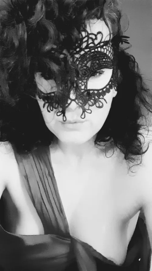 (Un)dress me..with or without..