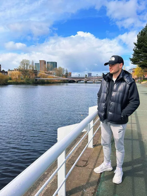 Visiting Glasgow, anyone about? 😘