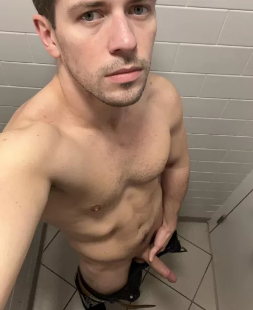 Working the bank holiday… trying to stay entertained 😏