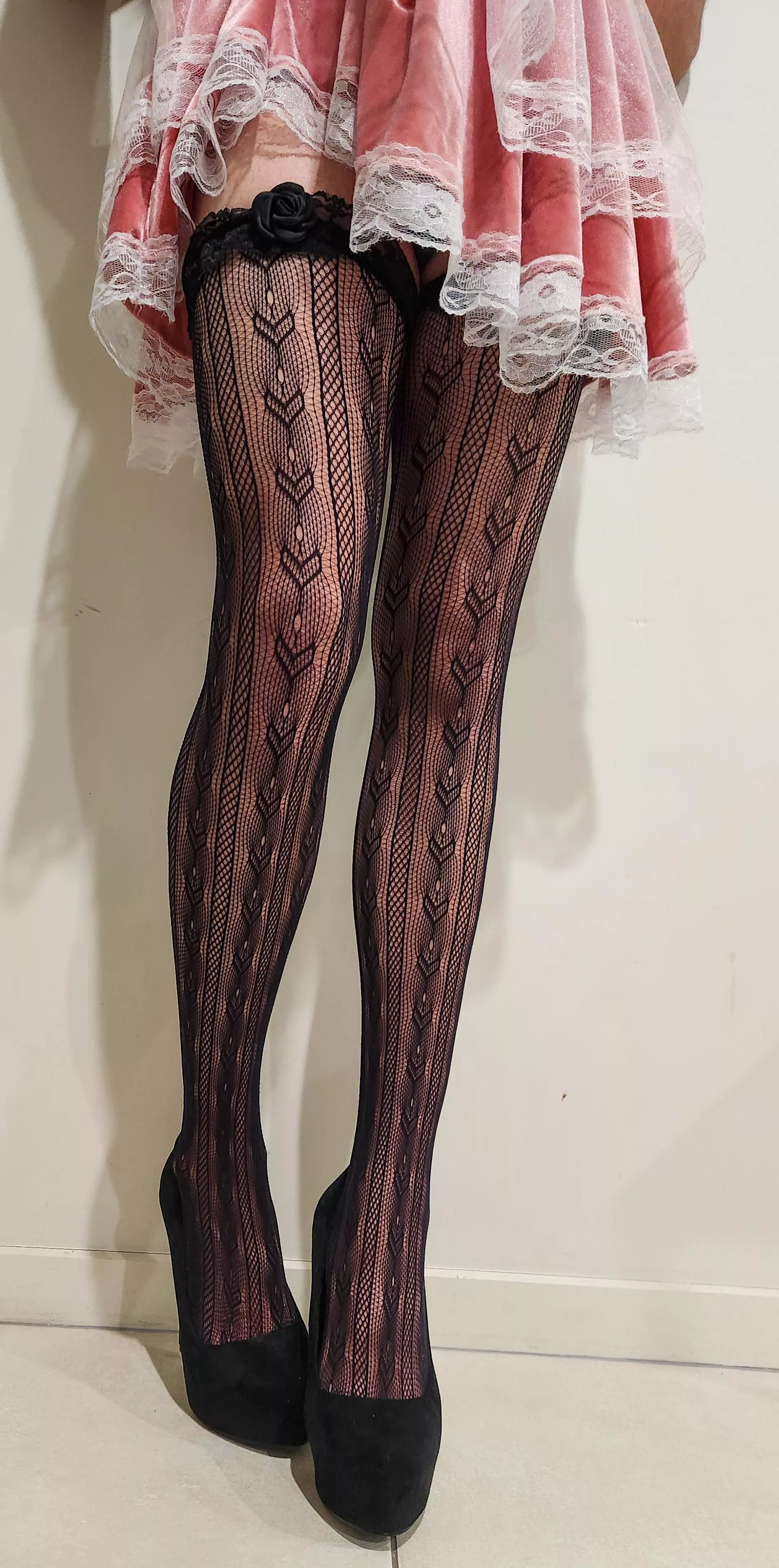 Would you like to touch my rose? 🥵