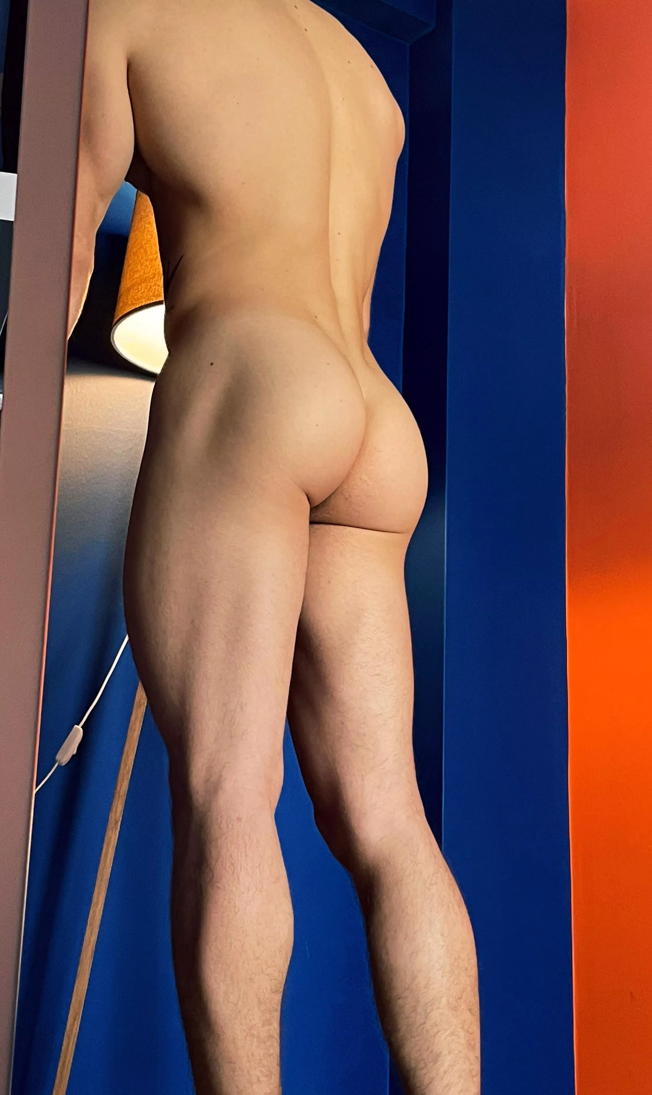 Would you take me a couple of photos ?