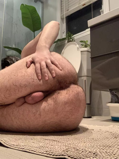 (19) My hole is begging to be used😩