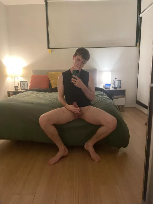 24 Aussie twink, bored and horny, hit me up. Hornysydneyboy