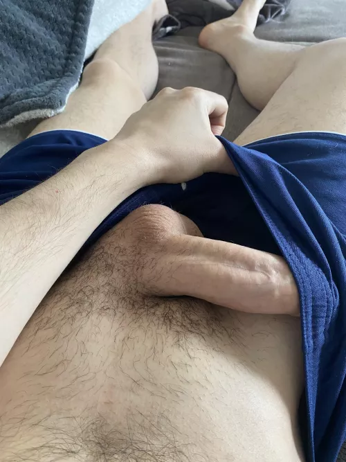 27, hung uncut Italian. Need to shoot a quick load. Who wanna watch me on live? Dads and hairy++ Send face. Snap: lucasevil96