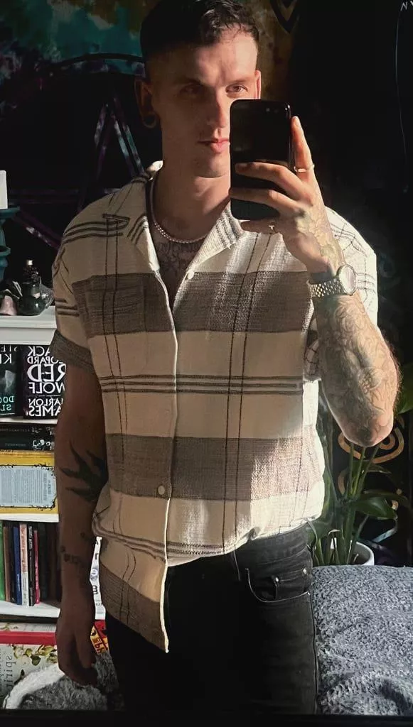 28 who wants cuck me and snap my boyfriend dm me bf in pic