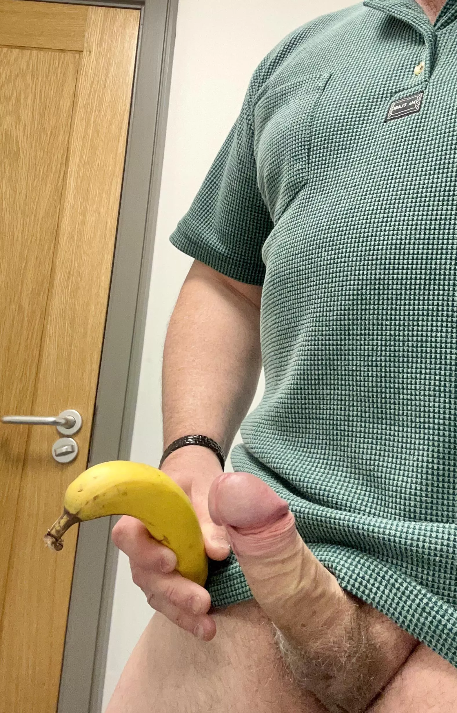[51] Who’s gonna help daddy peel his banana?
