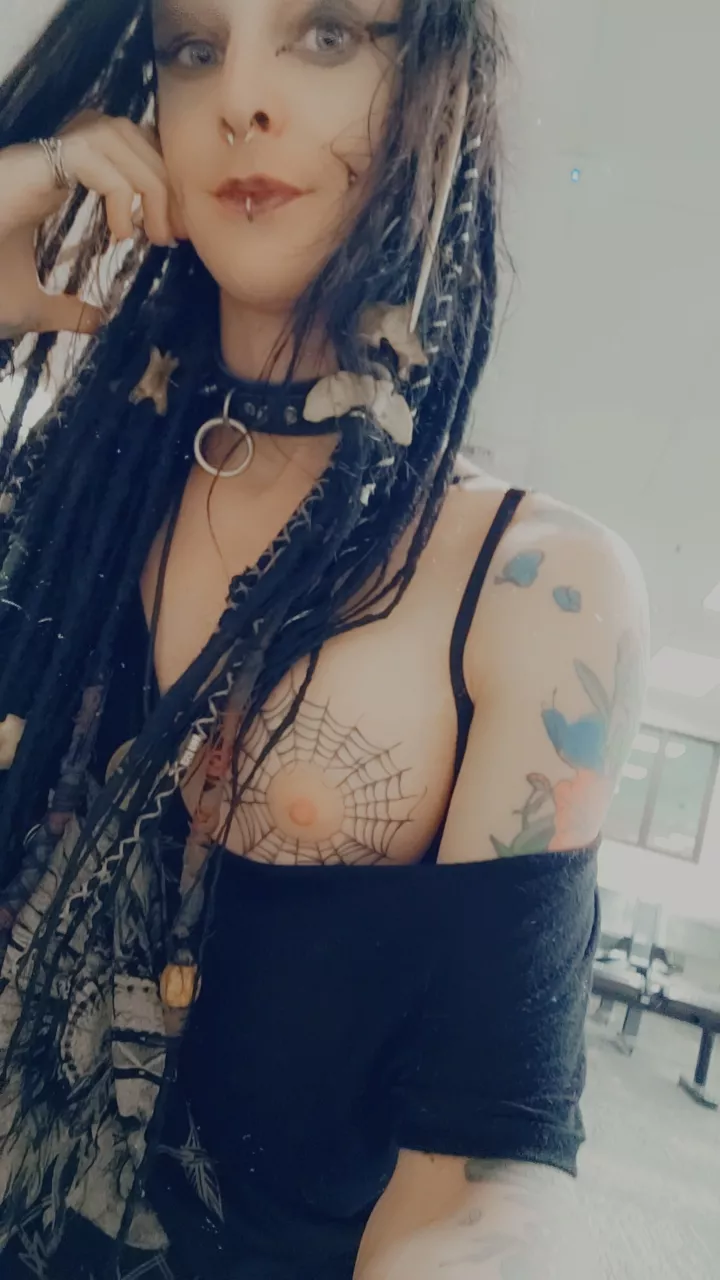 Accidently walked into a court house with my shirt down like this...the cops at the front definitely were wide eyed and got a kick out of it. that moment you accidently flash a group of cops and they let it slide