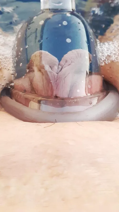 An extreme close up while pumping in the spa. 🇦🇺