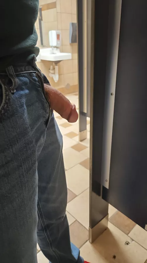 Anyone lend a hand? Too busy texting atm.