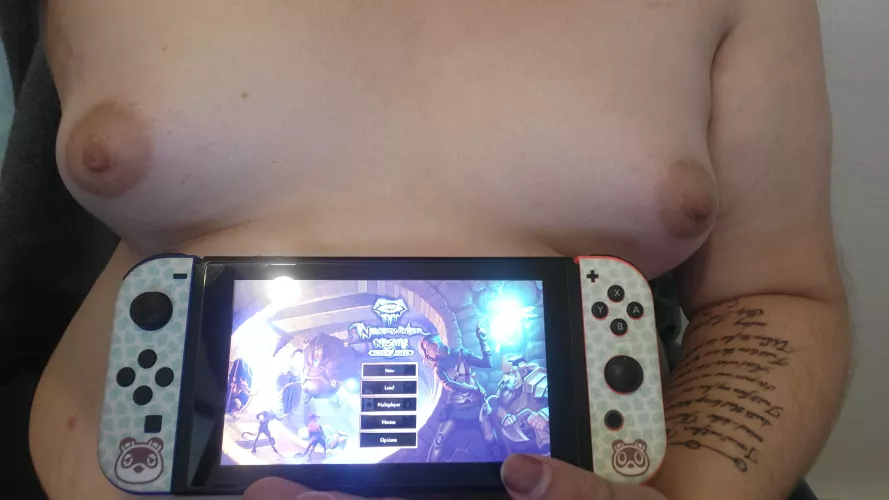 anyone need a thicc gamer girl?