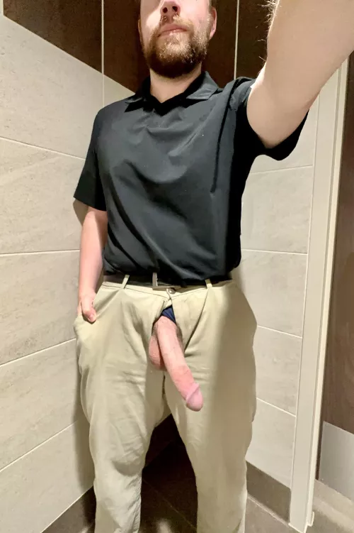 Anyone wanna meet me on my lunch break? [35]