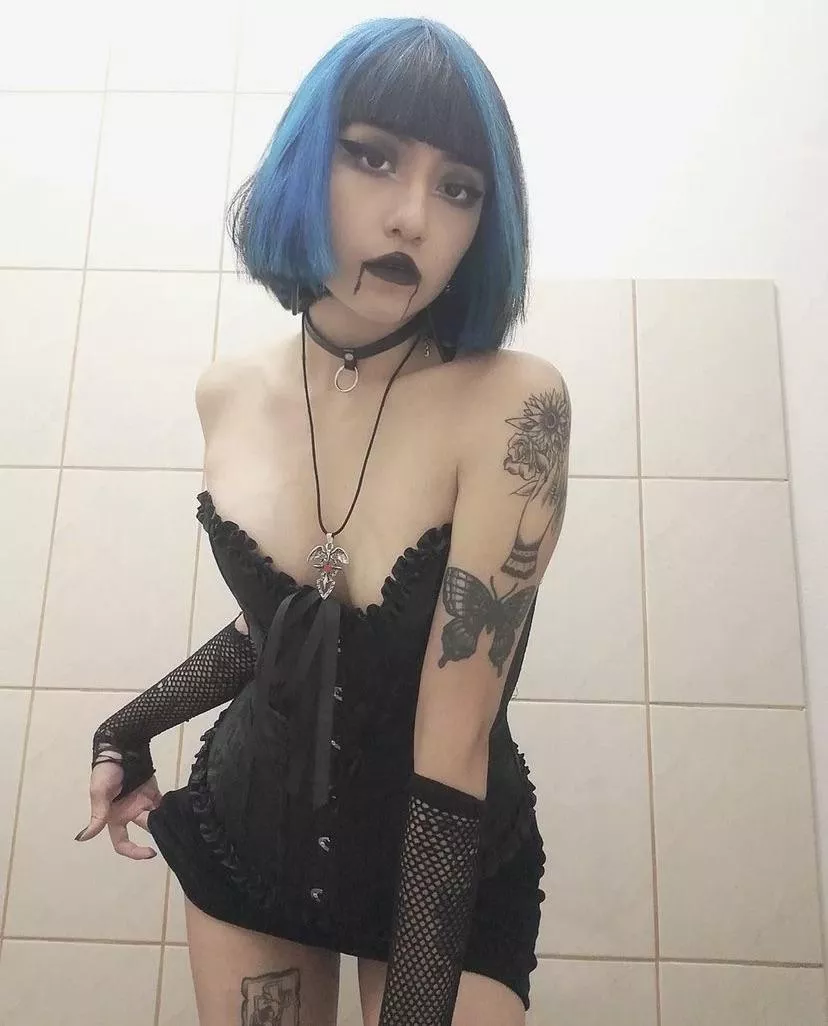 Are you interested in being pegged and locked by mommy?