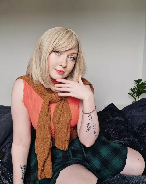 Ashley Graham Resident Evil 4 Cosplay (Batkitto)