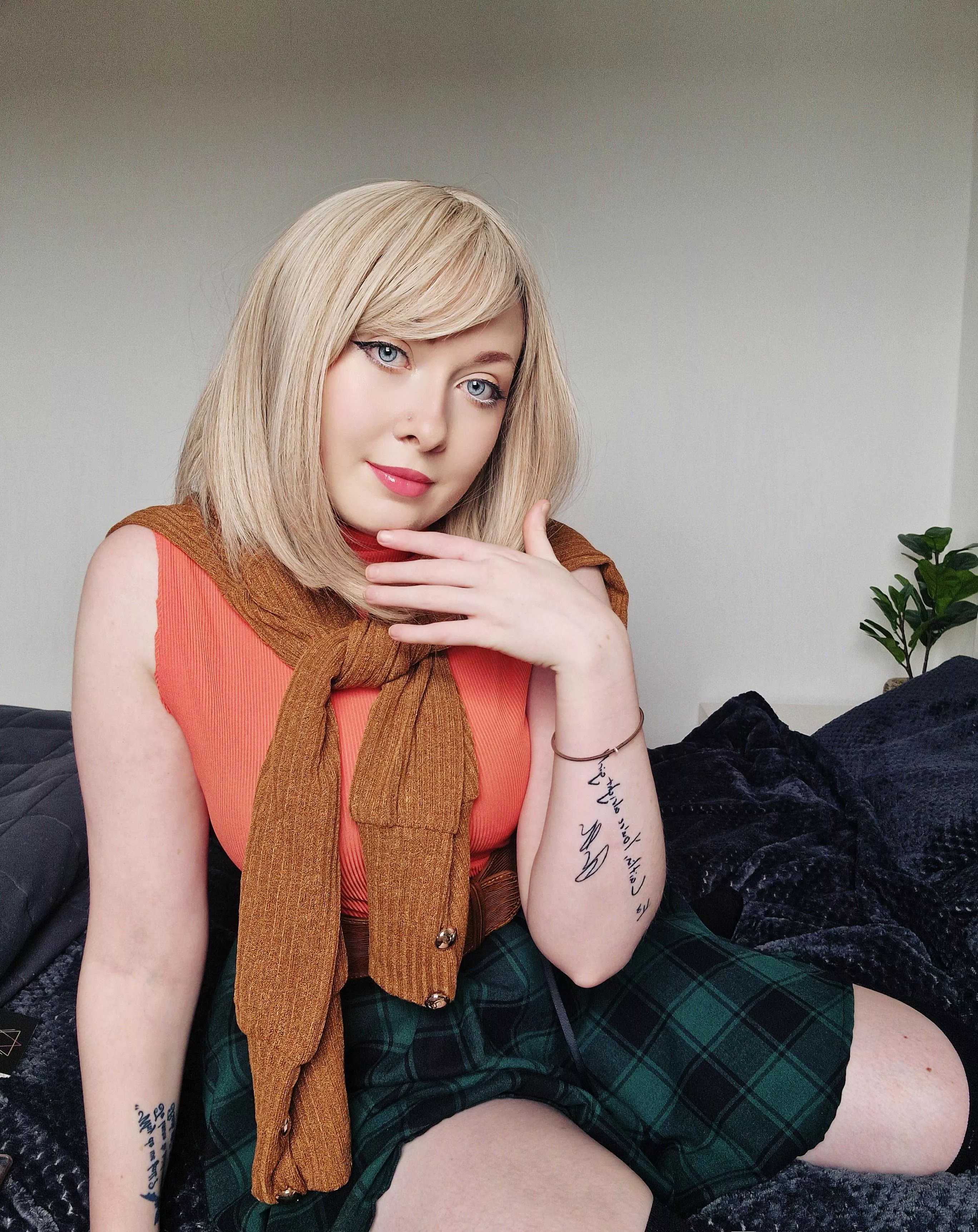 Ashley Graham Resident Evil 4 Cosplay (Batkitto)