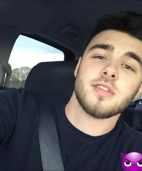 ✌️ bout to play some fo76. how's yalls night going?