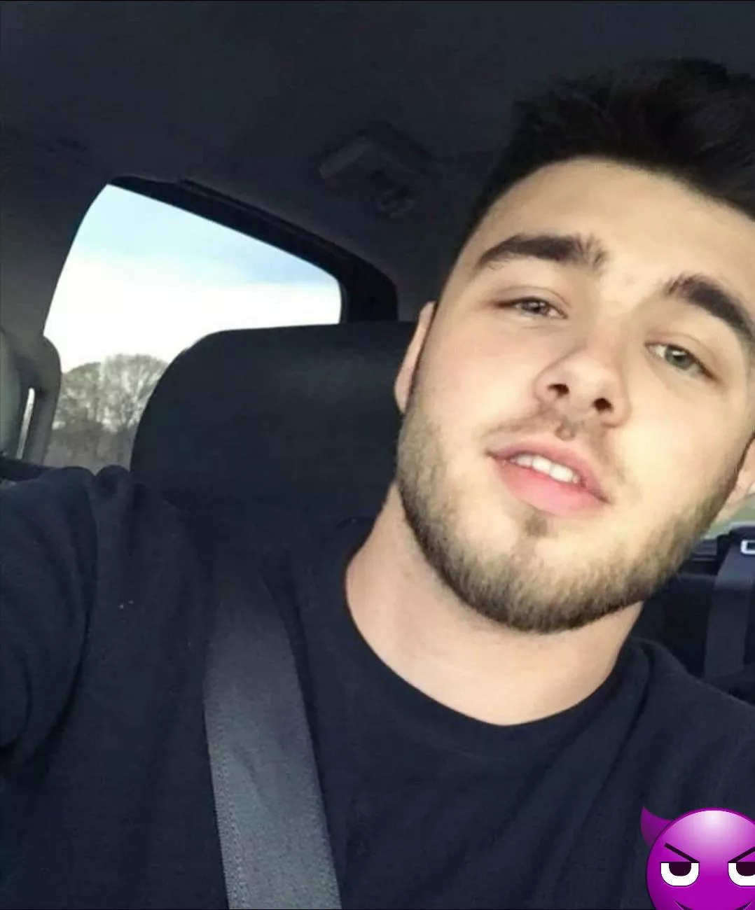 ✌️ bout to play some fo76. how's yalls night going?