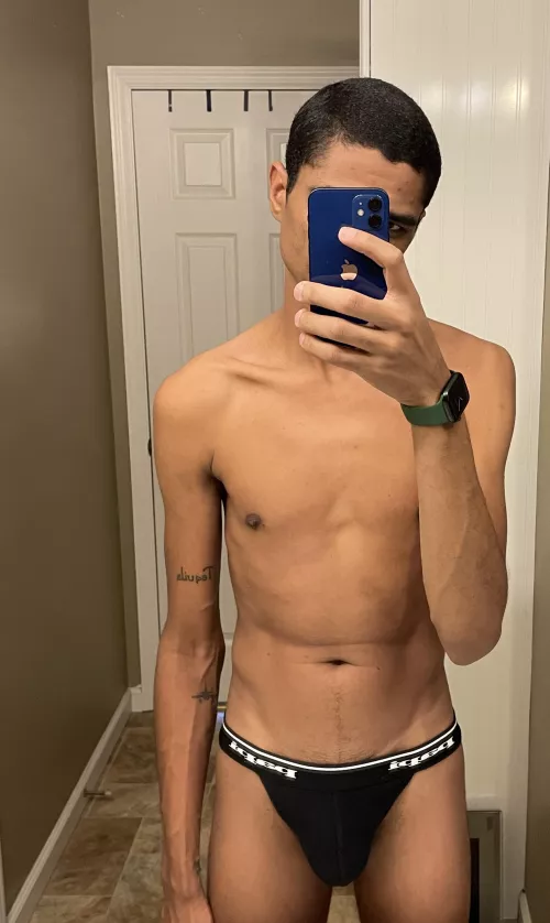 Boys should wear jockstraps.