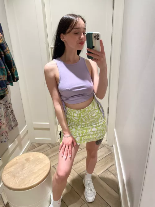 Can u imagine if my shirt got wet