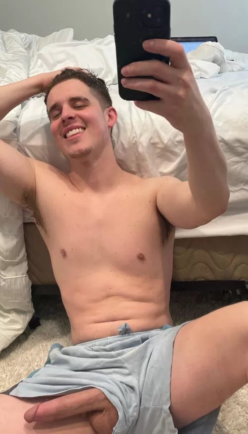 Can you put your hands up my pant leg and stroke my balls?😮