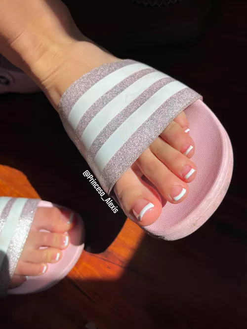 Fresh pedi 💖💖