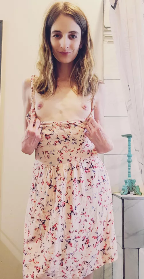Hope everyone's Easter was wonderful! 🥰 felt super pretty in my dress so decided to take some pictures 🥰