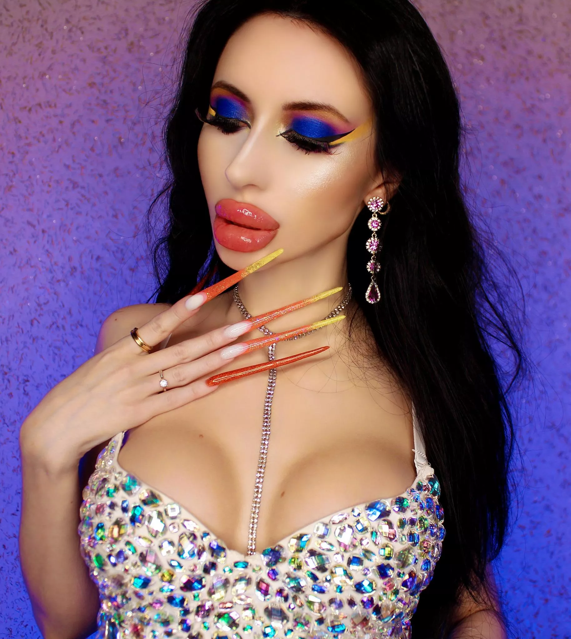 I really like the combination of lips, long nails and my boobs