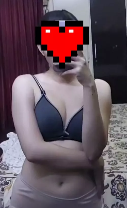 Im a 23 year old wife. I flirt with my bestfriend more than my husband. I sent this to him without hubby knowing☺