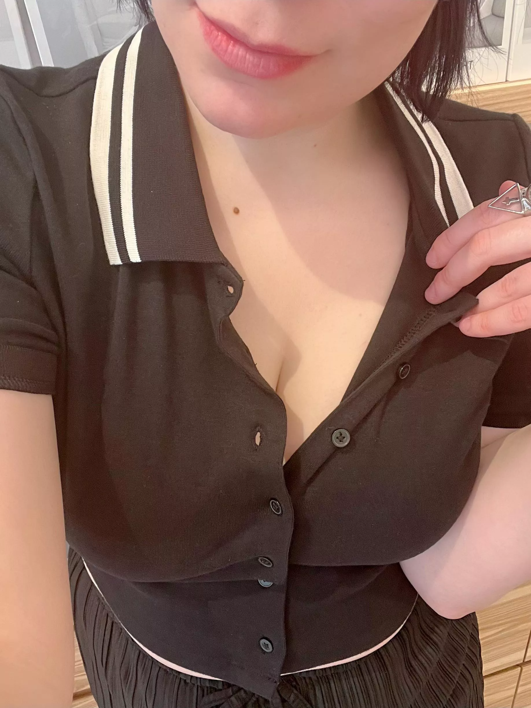 It’s ok to look 😏