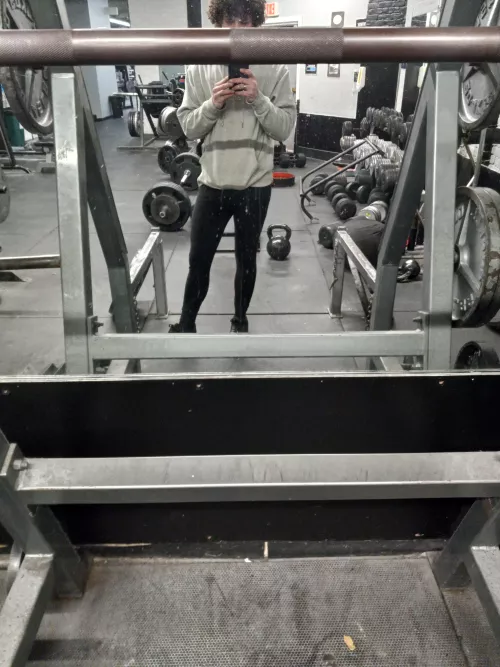 Light fem outfit at the gym for the first time 🥰🥰