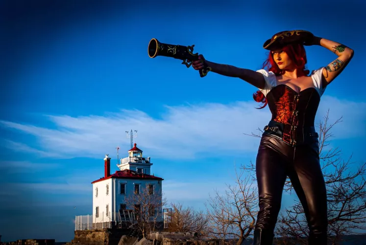 Miss Fortune from League of Legends by: MyCosplayStuff ~self~