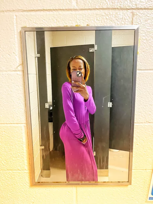 [Mrs] doesn’t wear dresses much but when I do it well 😜