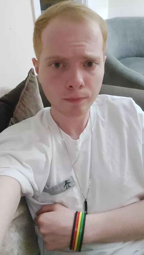 My self esteem has been really low. Hate all my pics lately😓