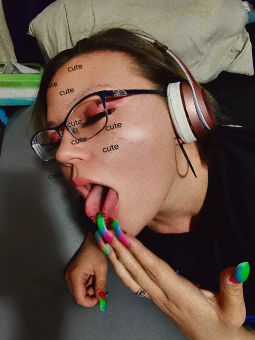 Need a hard cock right here and better fill my mouth with cum