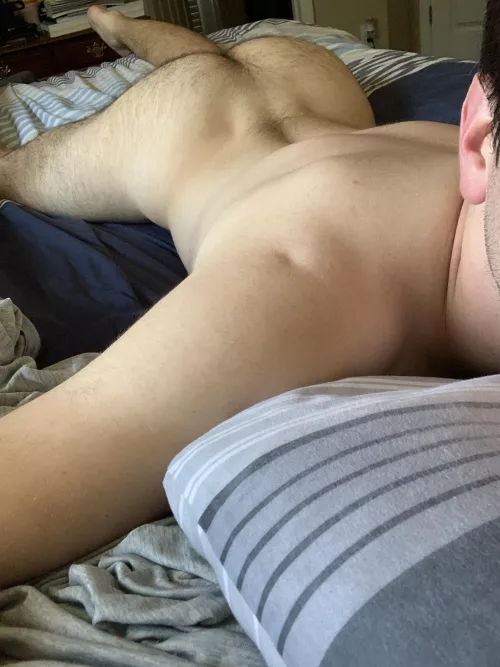 need an older dude to bully me