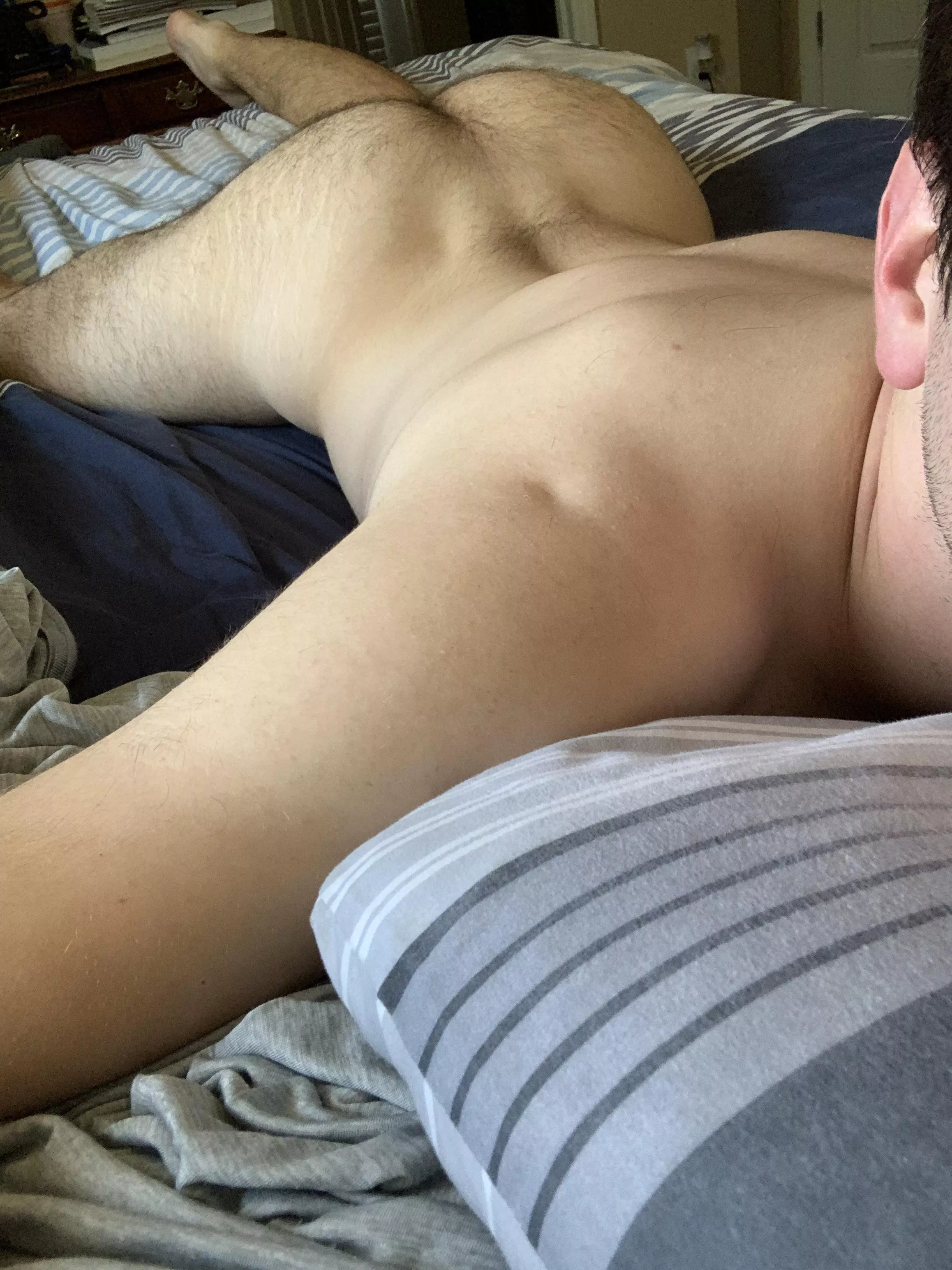 need an older dude to bully me